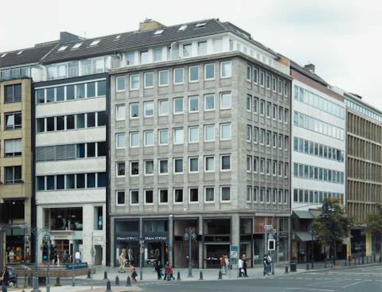 Düsseldorf-Altstadt. Düsseldorf Königsallee. Düsseldorf-Eller by Thomas Struth
