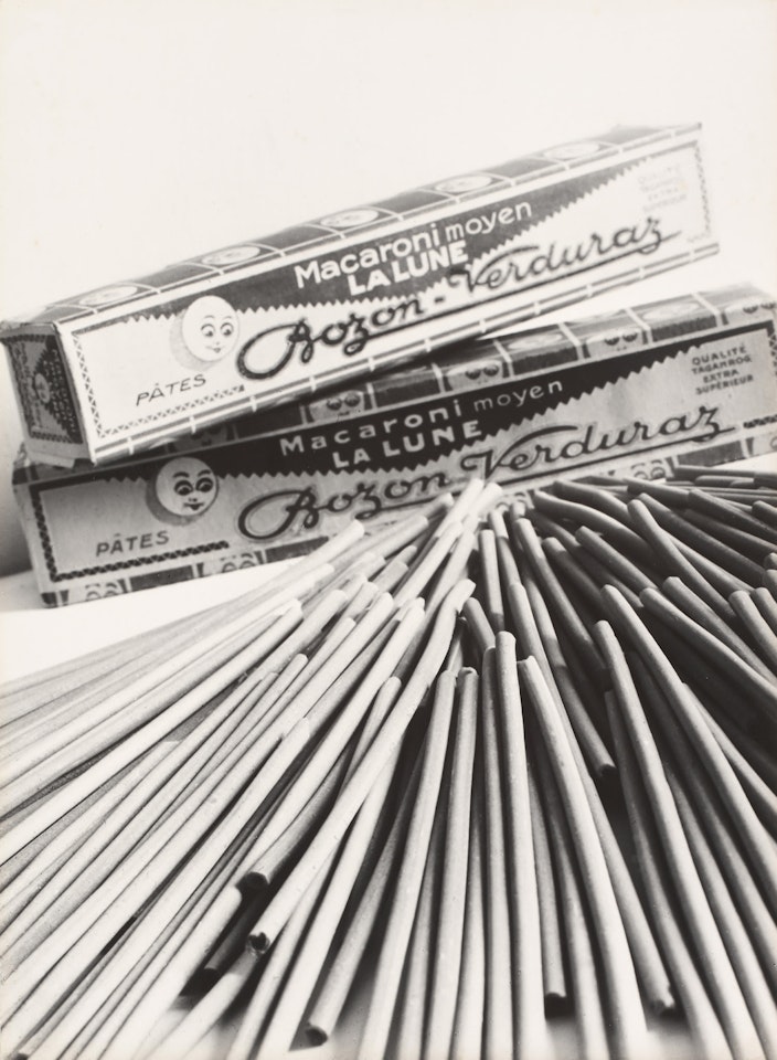 Reklamephoto (La Lune Pasta) by Florence Henri