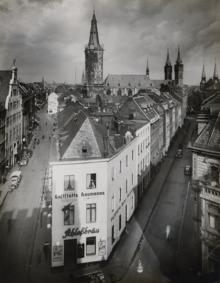 Severinstrasse / Ecke Ferkulum by August Sander