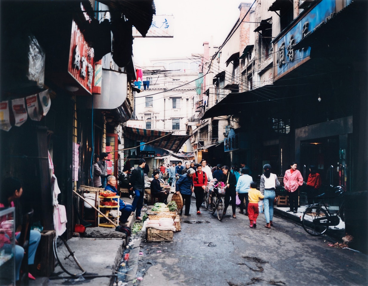 Gemüse Markt, Wuhan by Thomas Struth