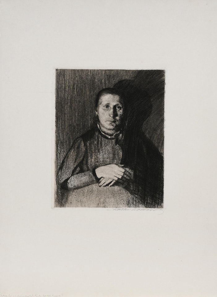 Frau mit übereinandergelegten Händen by Kathe Kollwitz