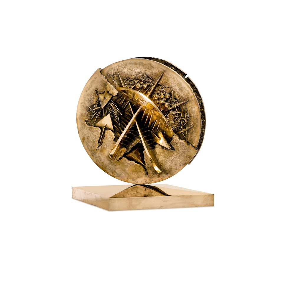 Disco in forma di rosa del deserto   by Arnaldo Pomodoro