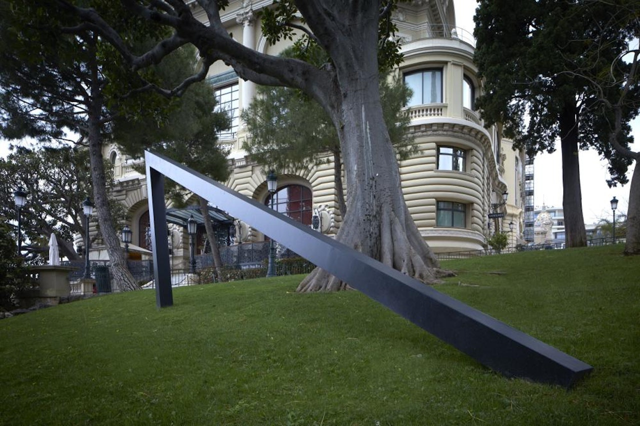 56.5° ANGLE by Bernar Venet