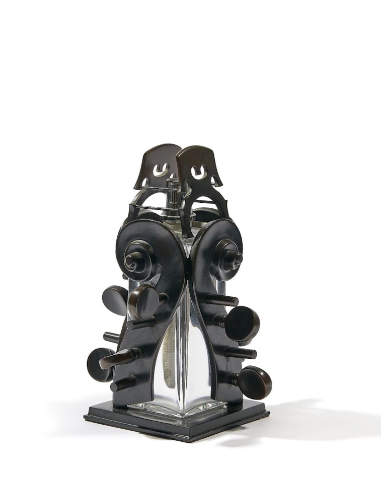 Violoncelle by Arman