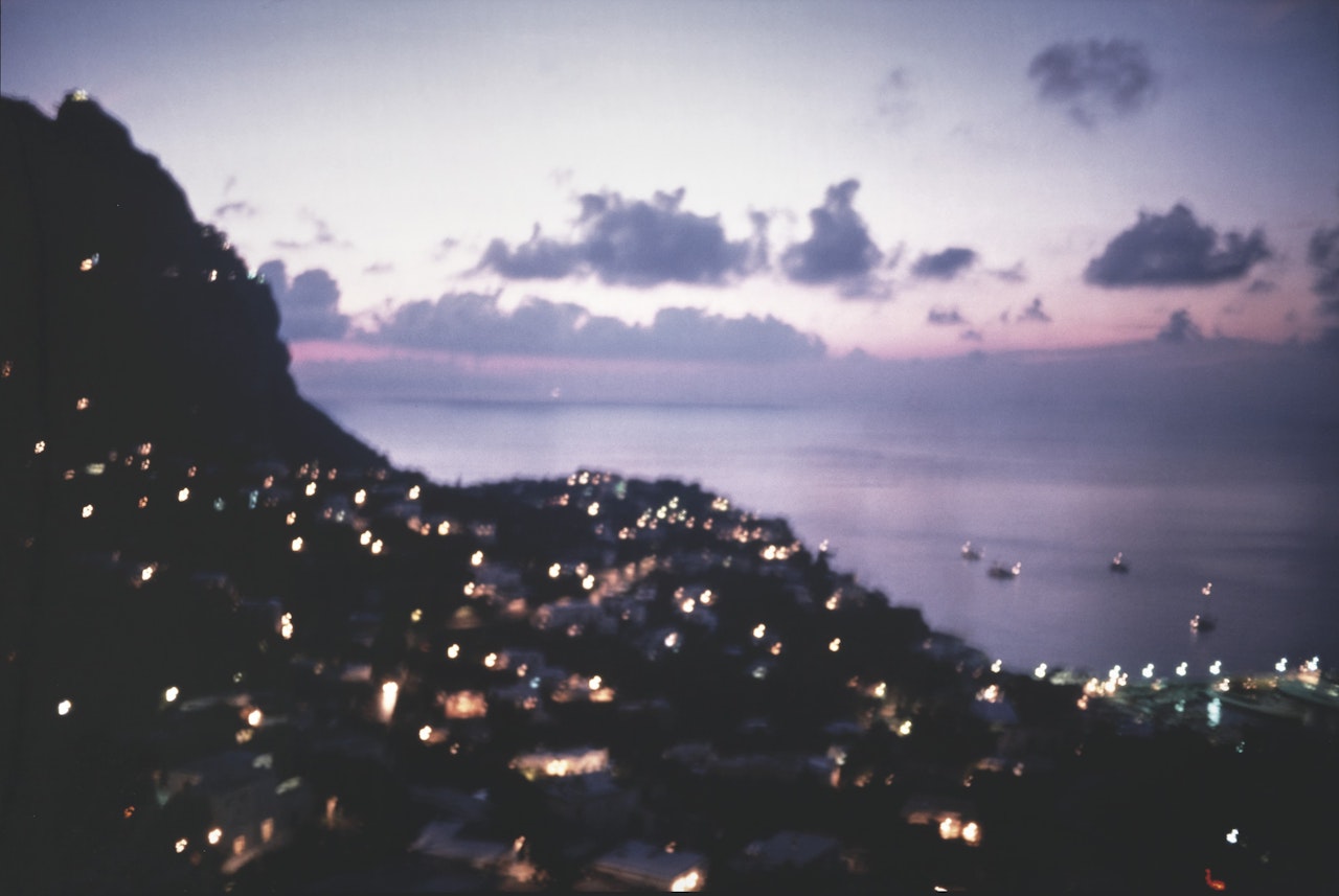 Capri twilight, Italie by Nan Goldin