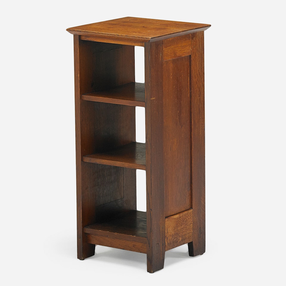 Magazine stand ,
Circa
1904 by Gustav Stickley