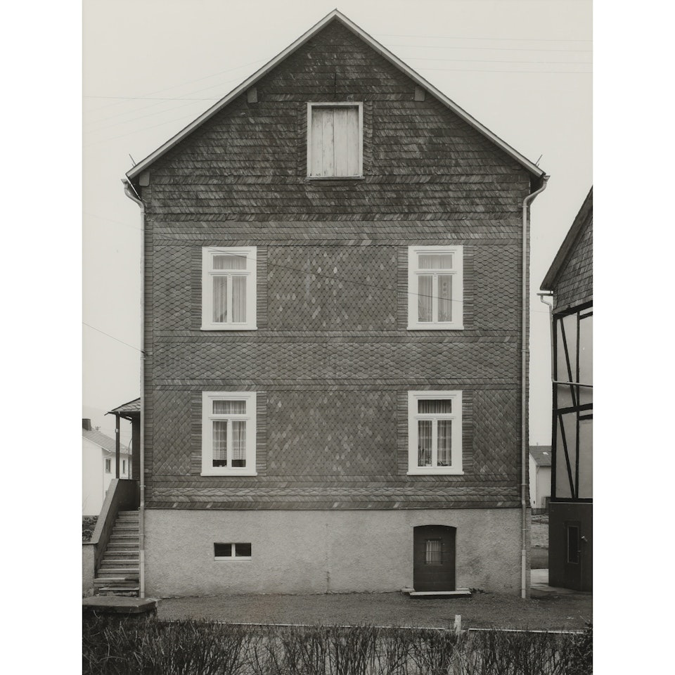 NEUNKIRCHEN, KREIS SIEGEN, IN DER TRIFT 8 by Bernd & Hilla Becher