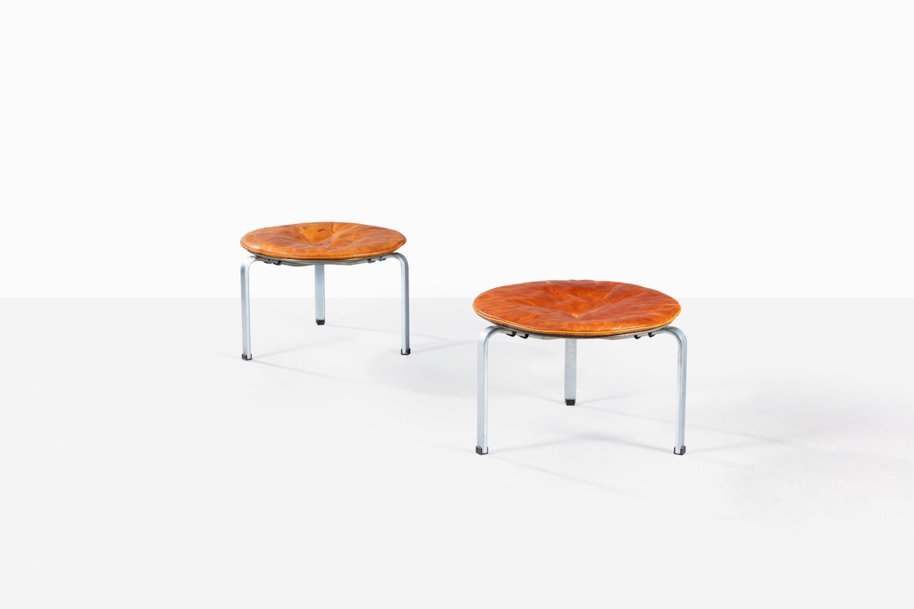 Paire de tabourets PK 33 by Poul Kjaerholm
