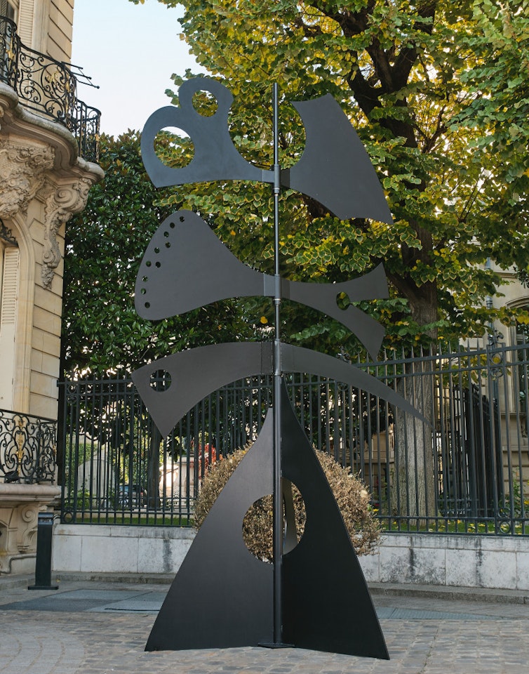 GIROUETTE AUTOMNE by Philippe Hiquily