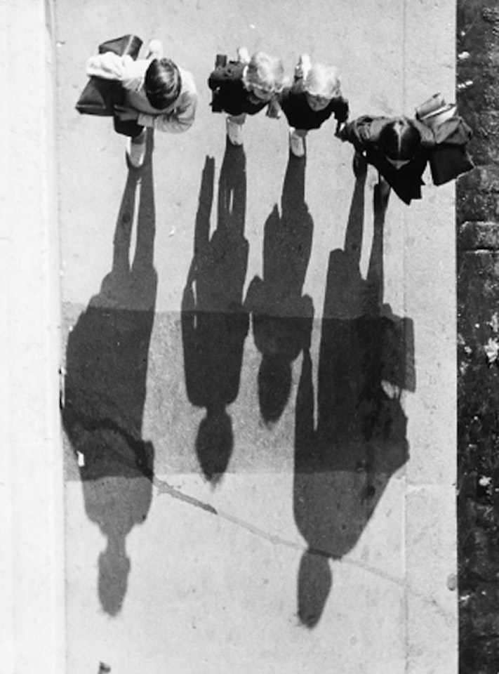 Ecoliers by André Kertész