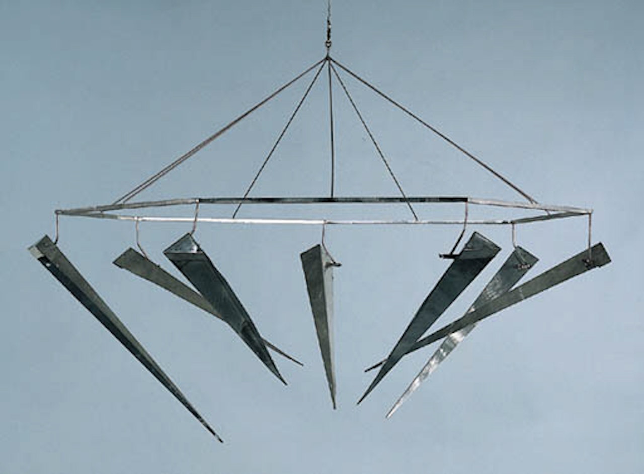 Septagon with triangles by George Rickey