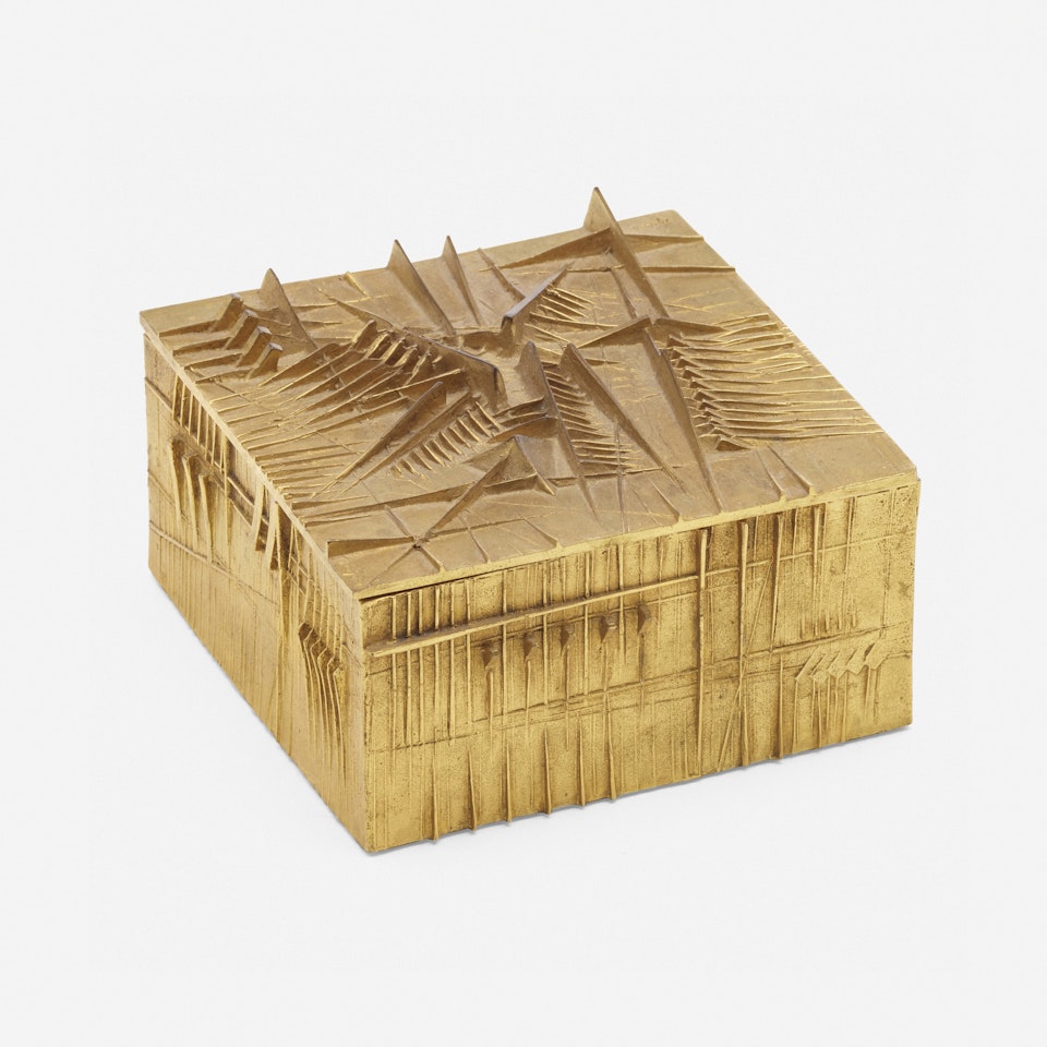 Le Coffret by Arnaldo Pomodoro