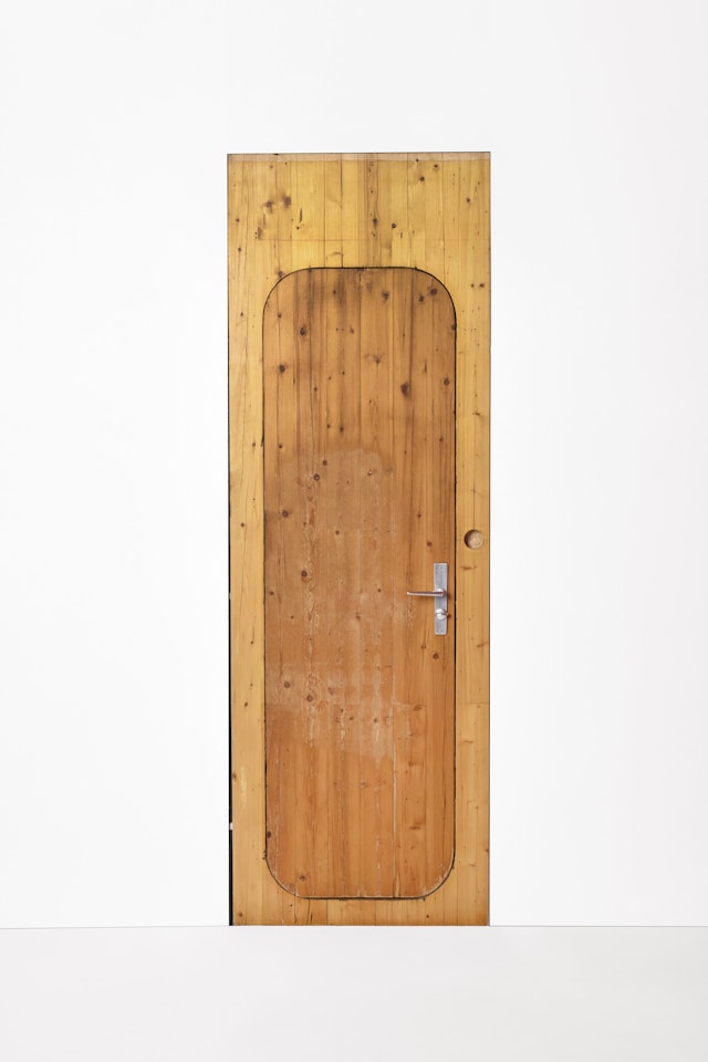 PORTE, CRÉÉE POUR LA CASCADE by Charlotte Perriand
