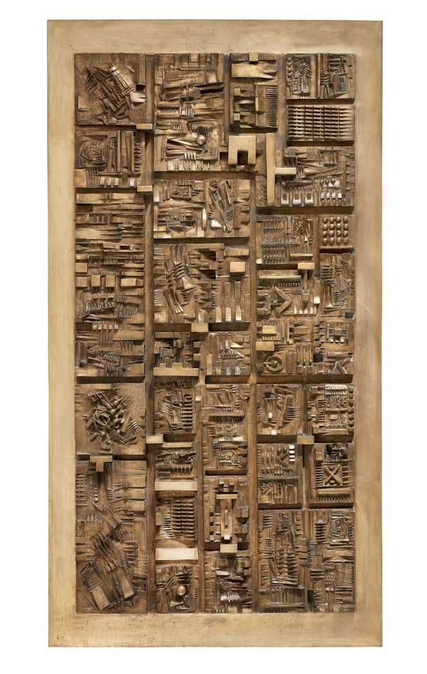 Grande tavola dei segni  by Arnaldo Pomodoro