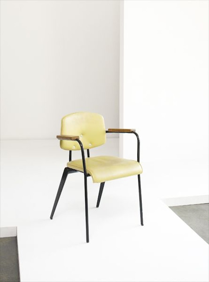 Conférence No. 355 chair by Jean Prouvé