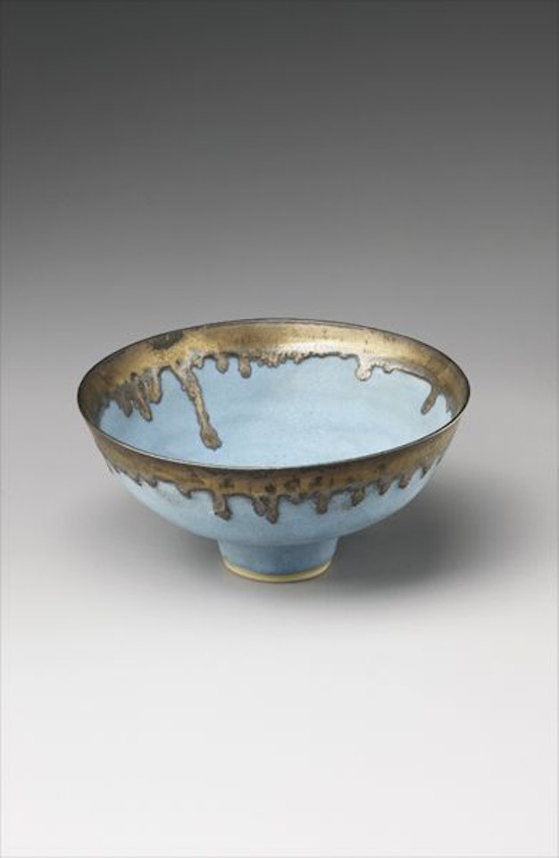 Footed bowl by Lucie Rie
