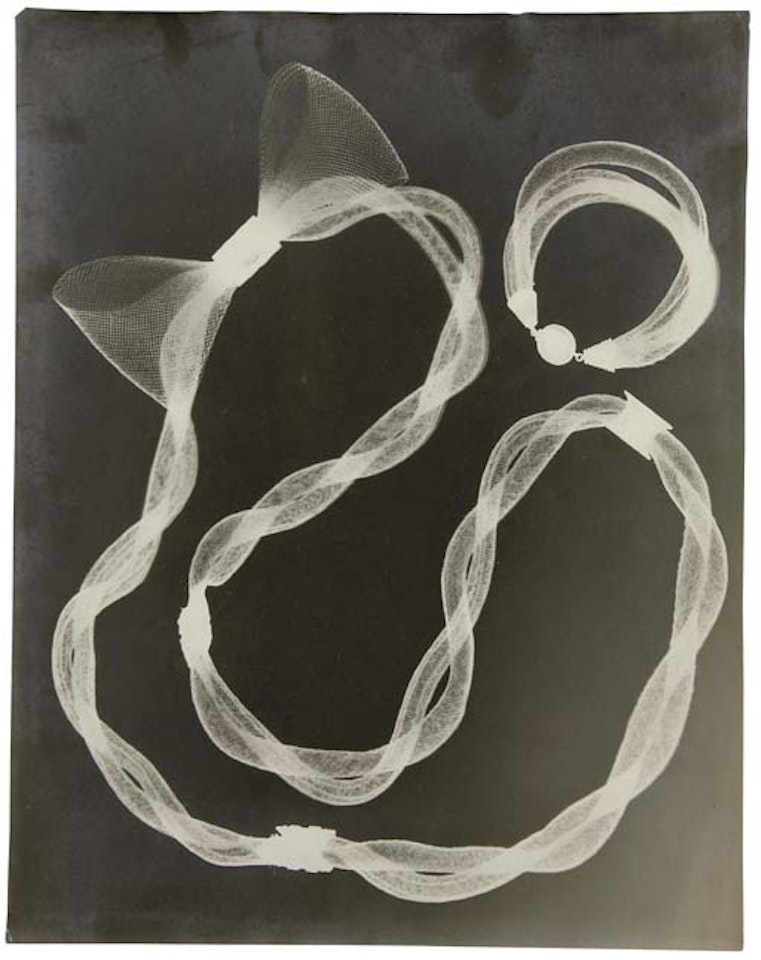 Rayograph, necklace and bracelet in white horsehair by Elsa Triolet by Man Ray
