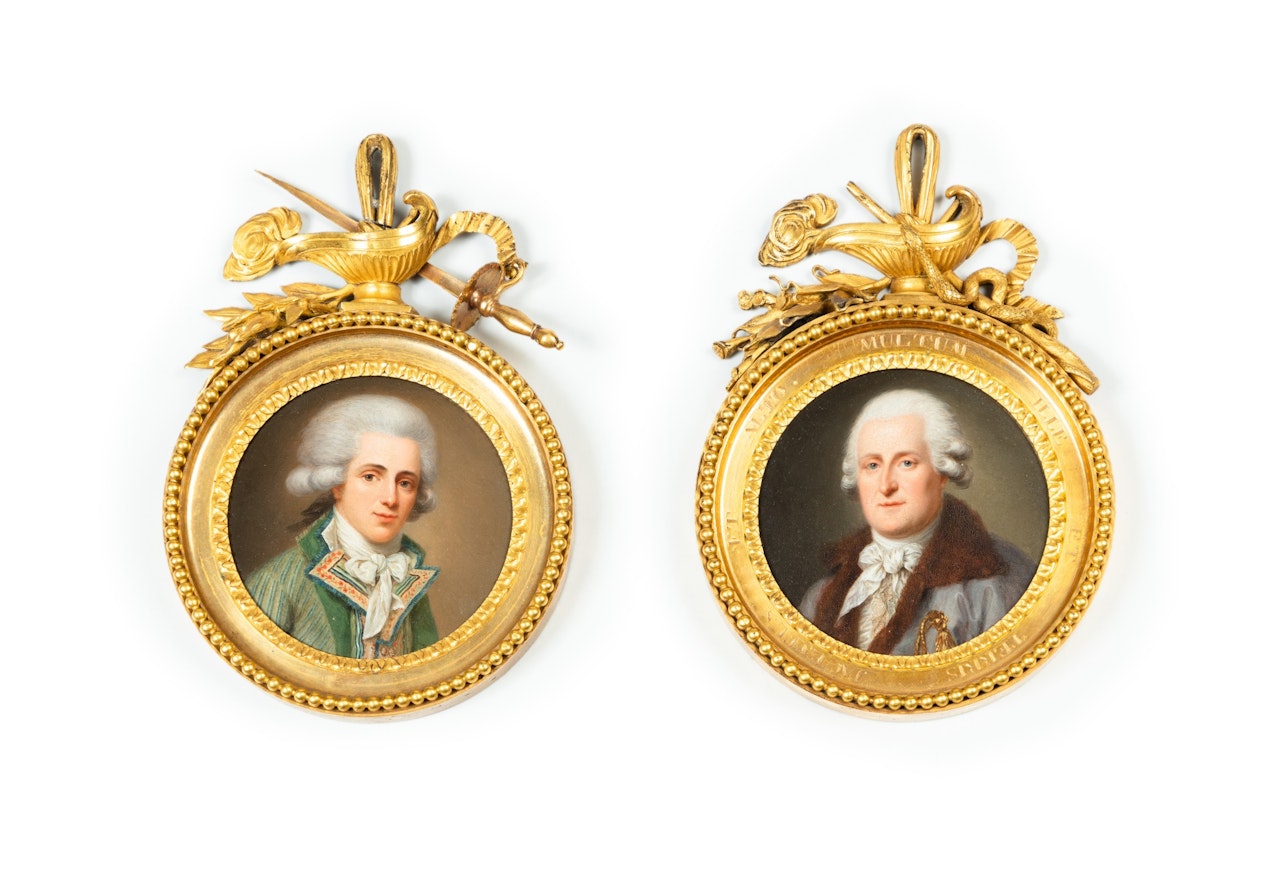 Ecole Française, vers , paire de miniatures représentant deux gentilshommes by French School