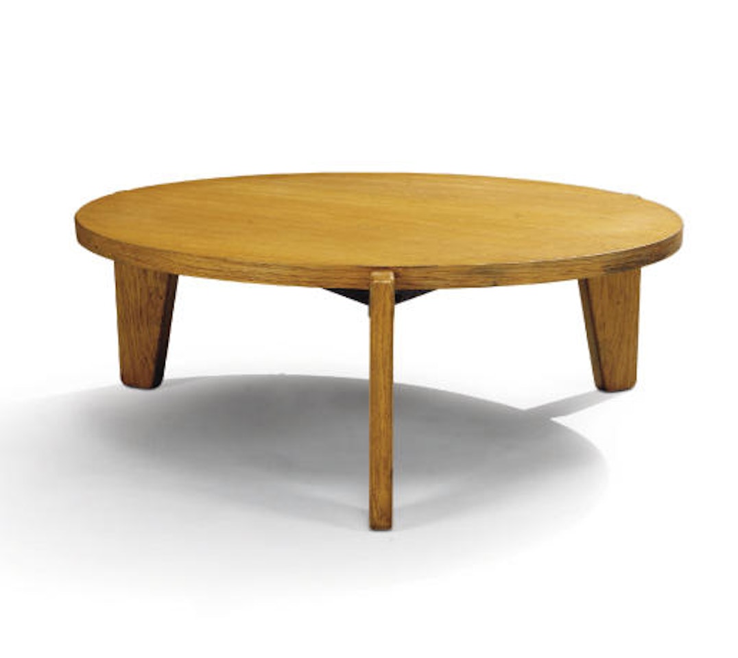 Table Basse Circulaire by Jean Prouvé