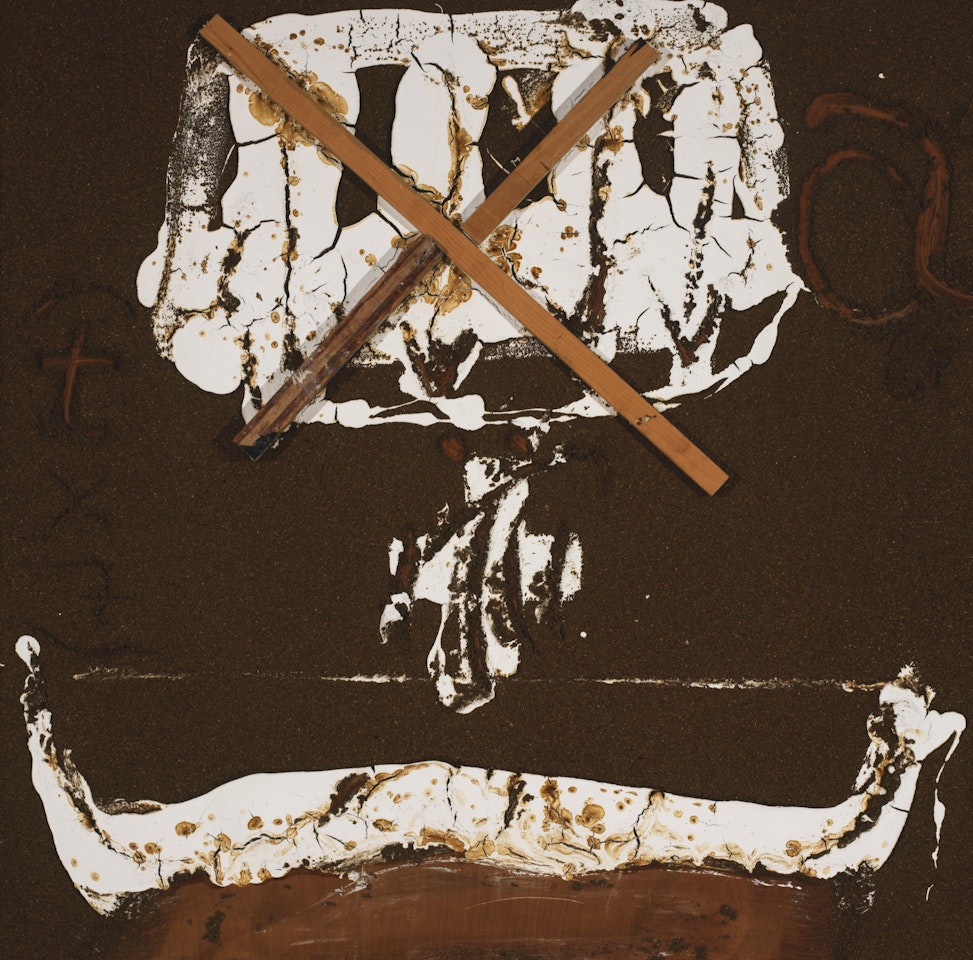 X DE FUSTA by Antoni Tapies