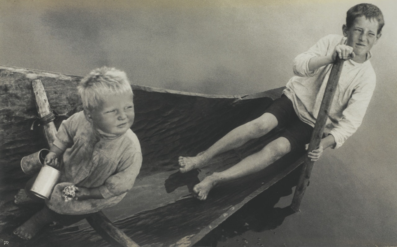 ‘CATCHING WORMS FOR BAIT’ by Alexander Rodchenko