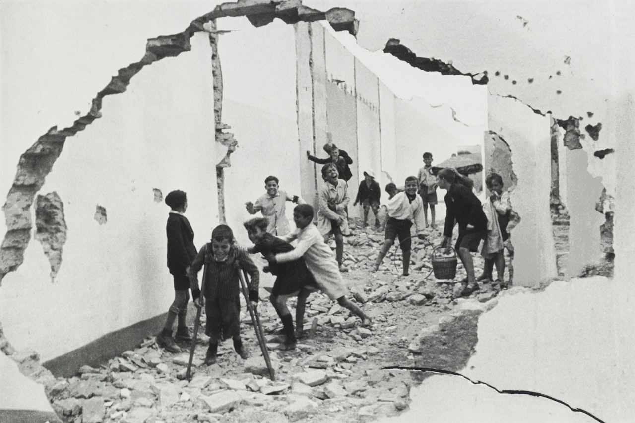 SEVILLE by Henri Cartier-Bresson