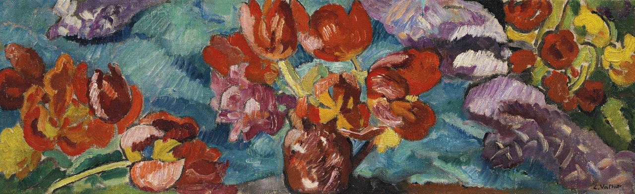BOUQUET AUX TULIPES ET À LA TENTURE BLEUE by Louis Valtat