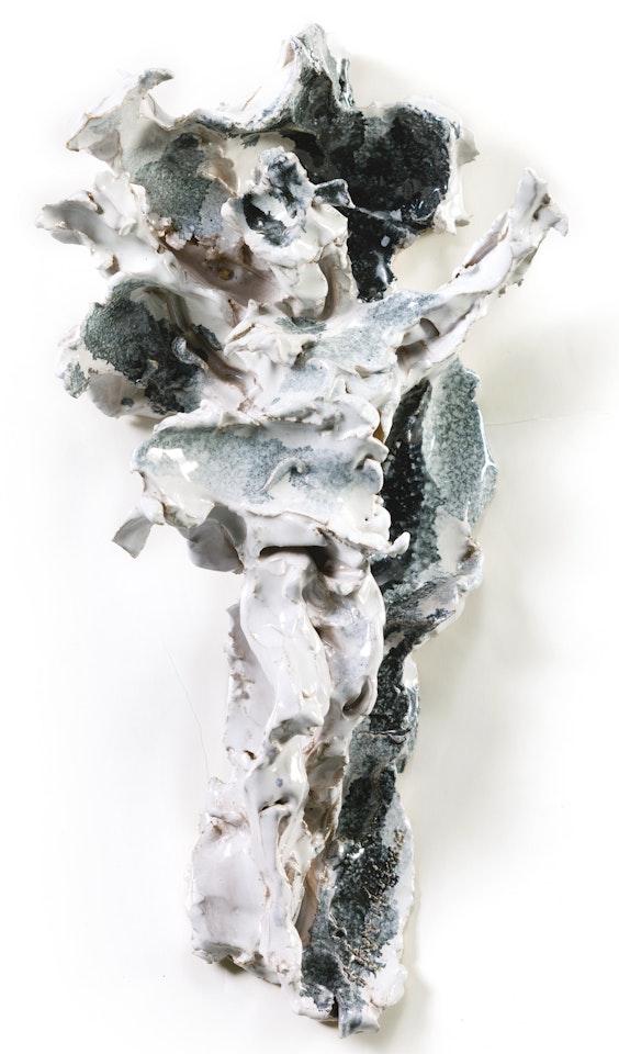 CROCIFISSO
SIGNED IN MONOGRAMS L.F. ON THE BASE, GLAZED CERAMIC. EXECUTED IN 1950 by Lucio Fontana