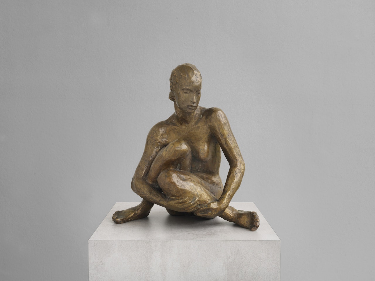Sitzende by Georg Kolbe