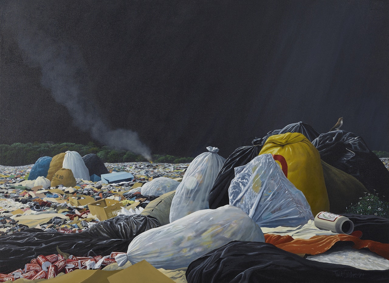 Basura de colores bajo la tormenta by Tomas Sanchez