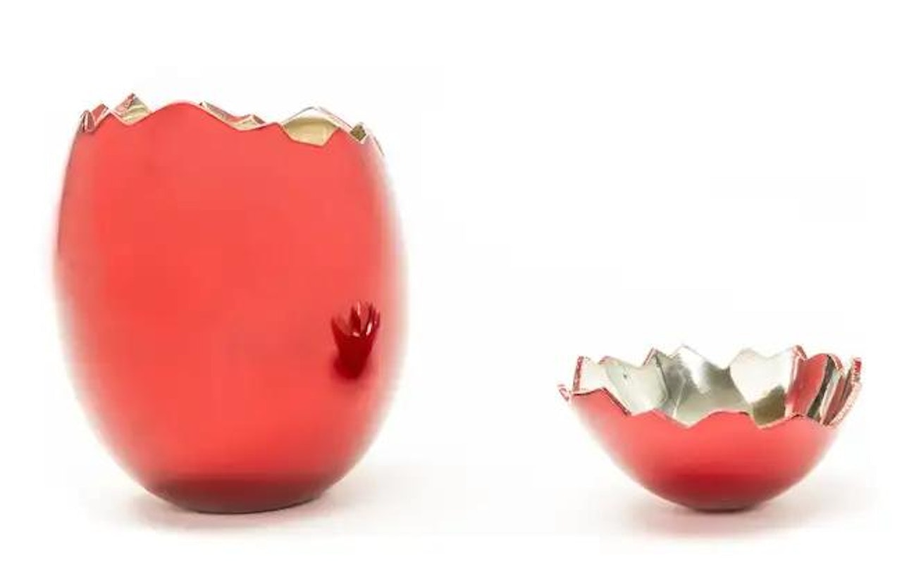 Cracked Egg by Jeff Koons