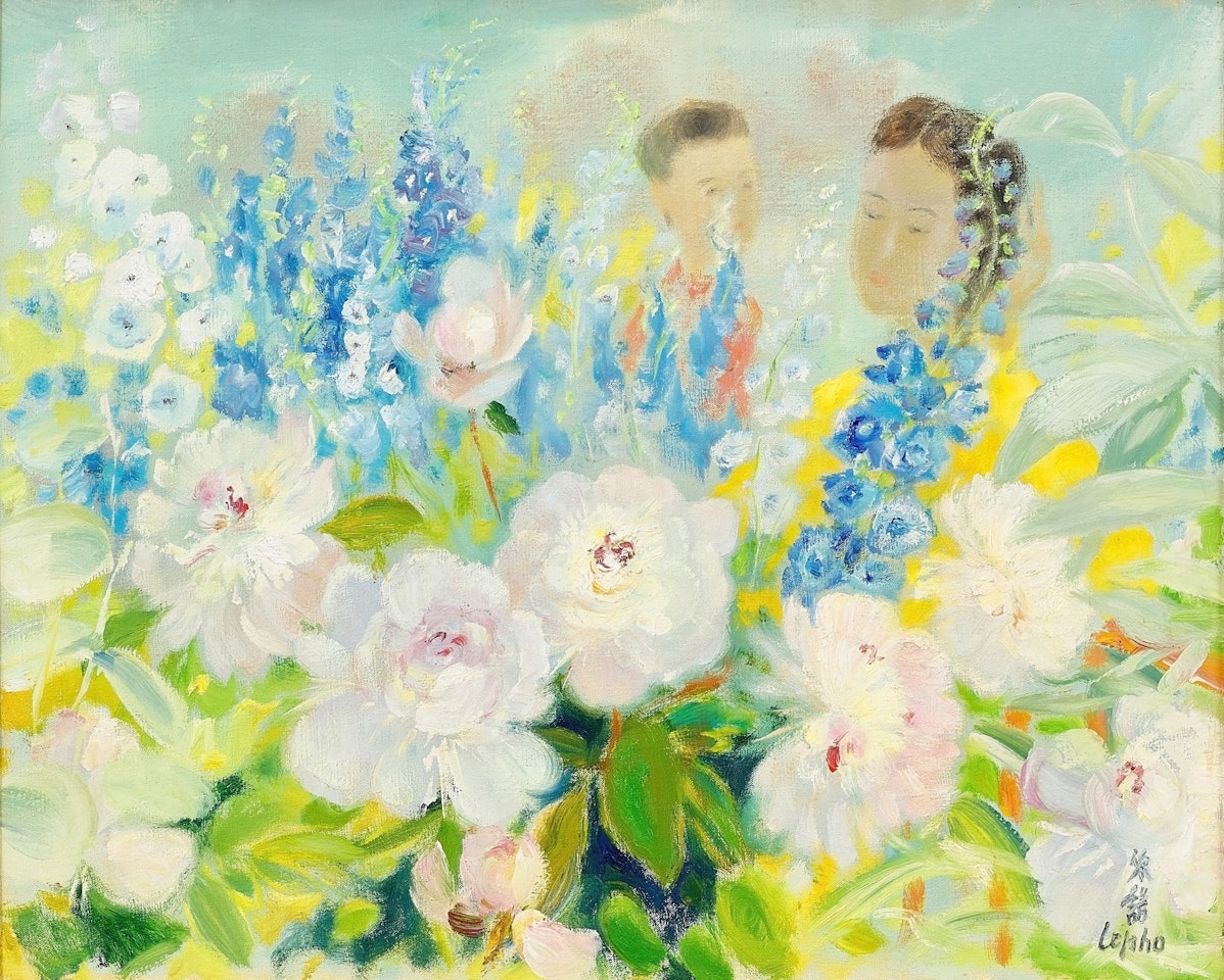 Parmis les fleurs by Le Pho