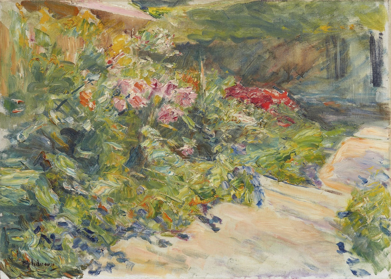 Blumenstauden am Gärtnerhaus nach Osten by Max Liebermann