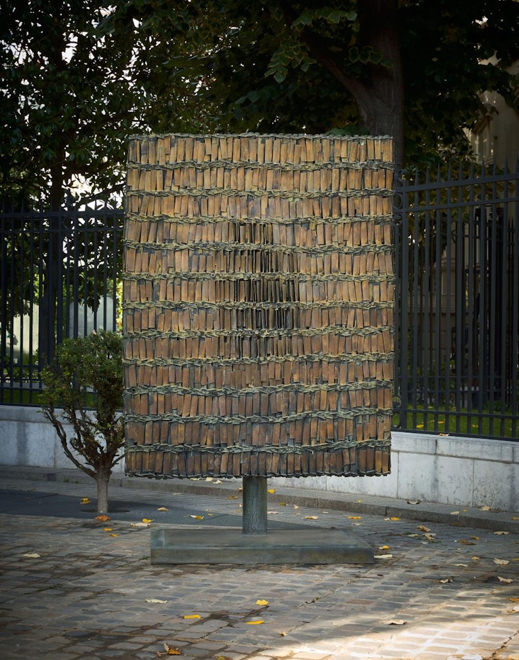 Plaque à ailettes by César