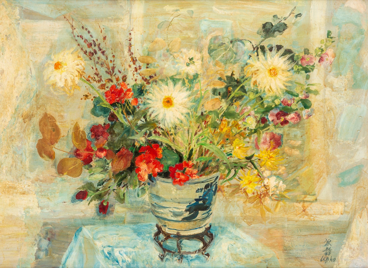 Vase de Chine by Le Pho