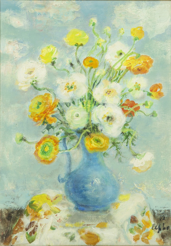 Vase bleu avec bouquet de fleurs by Le Pho