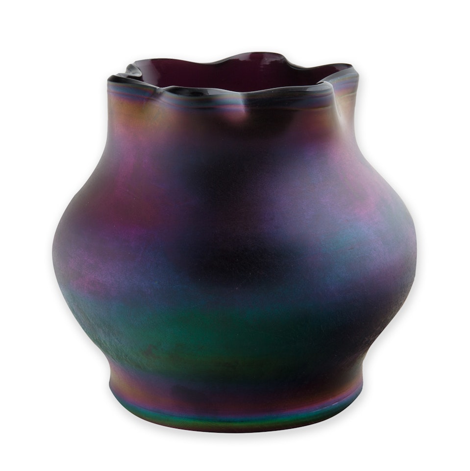 A TIFFANY STUDIOS FAVRILE GLASS BOWL, NEW YORK by Tiffany Studios
