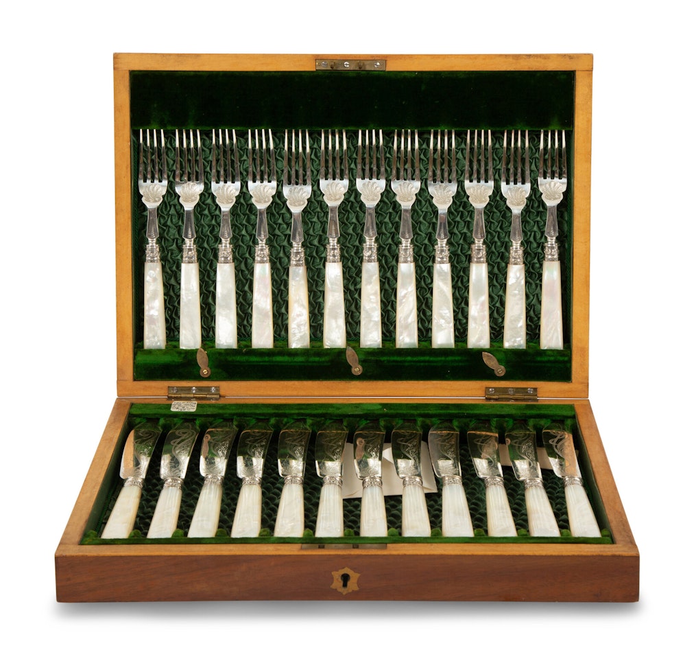 An Edwardian Silver and Mother-of-Pearl Fish Service by Unknown Jewelry Maker