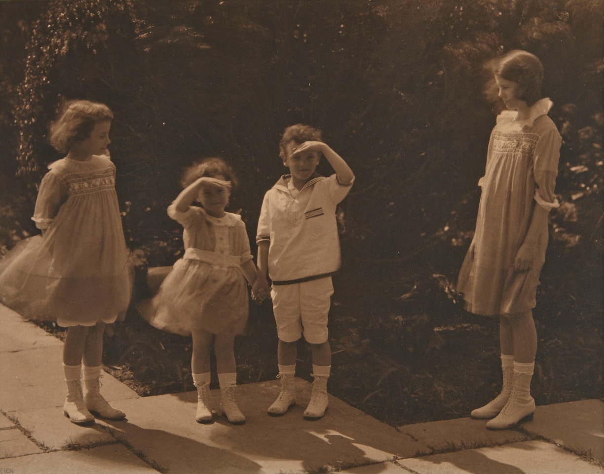 Children in the wind [Meyer family] by Edward Steichen