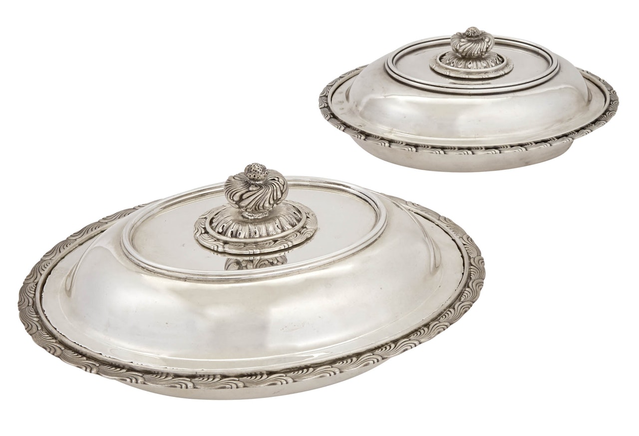 Pair of Graduated Tiffany & Co. Sterling Silver Wave Edge Pattern Covered Entree Dishes by Tiffany & Co.