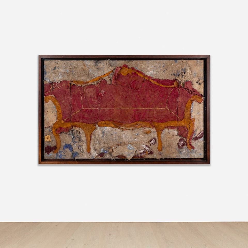 El Sofa Rojo by Manolo Valdés