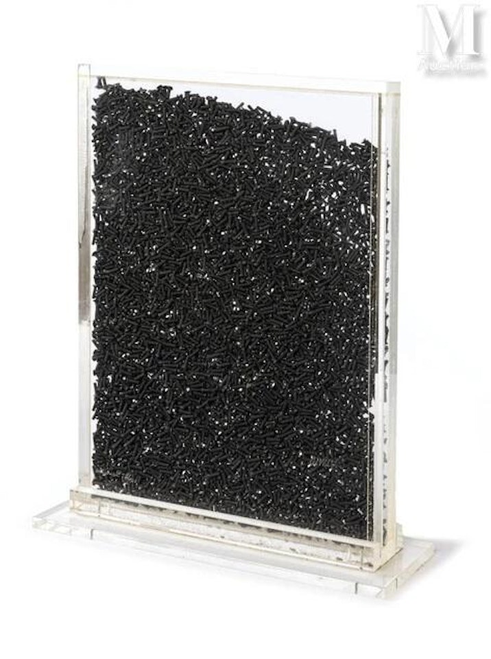 Accumulation of screws by Arman