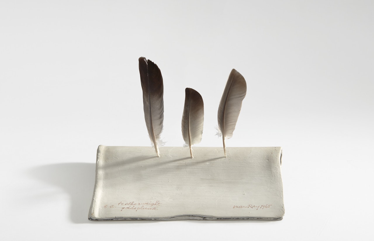 Featherweight ou Poids plume by Man Ray
