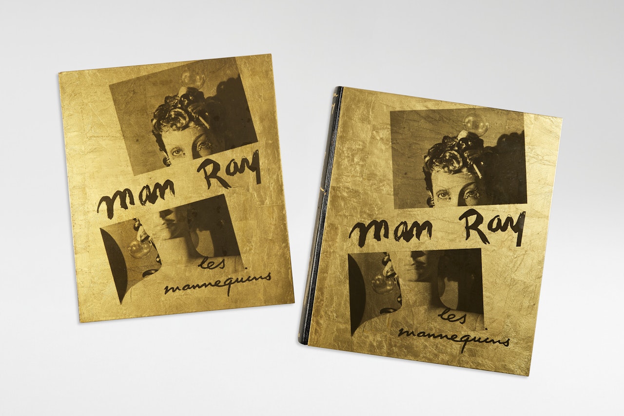 Resurrections des mannequins by Man Ray