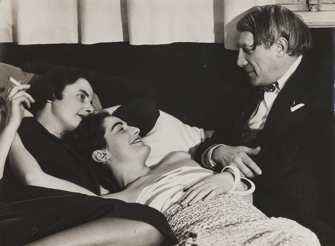 Yvonne Zervos, Alice Rahon et Pablo Picasso by Man Ray