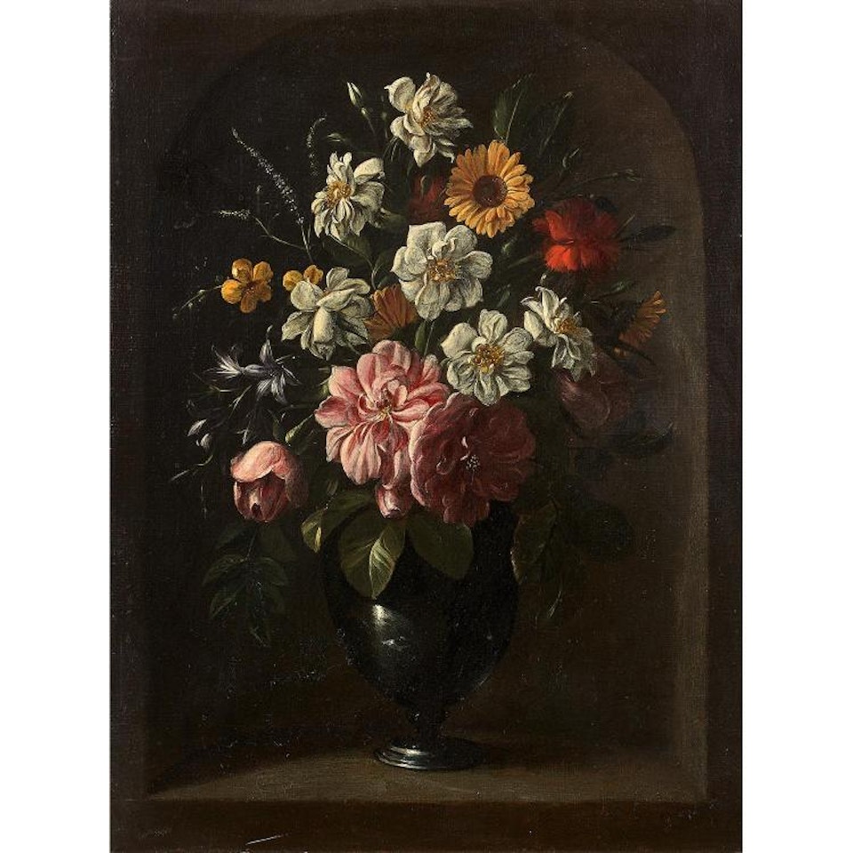 Bouquet de fleurs dans un vase en métal dans une alcôve; Bunch of flowers in a metal vase in an alcove by Flemish School