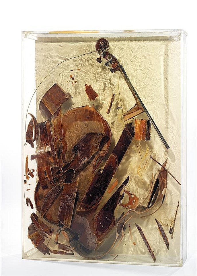 Colère de contrebasse by Arman