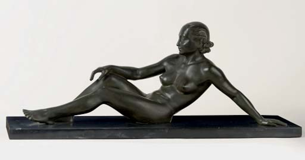 Nude posing by European School