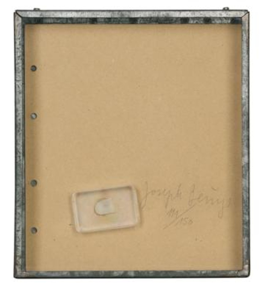 „Fingernagelabdruck aus gehärteter Butter“ by Joseph Beuys