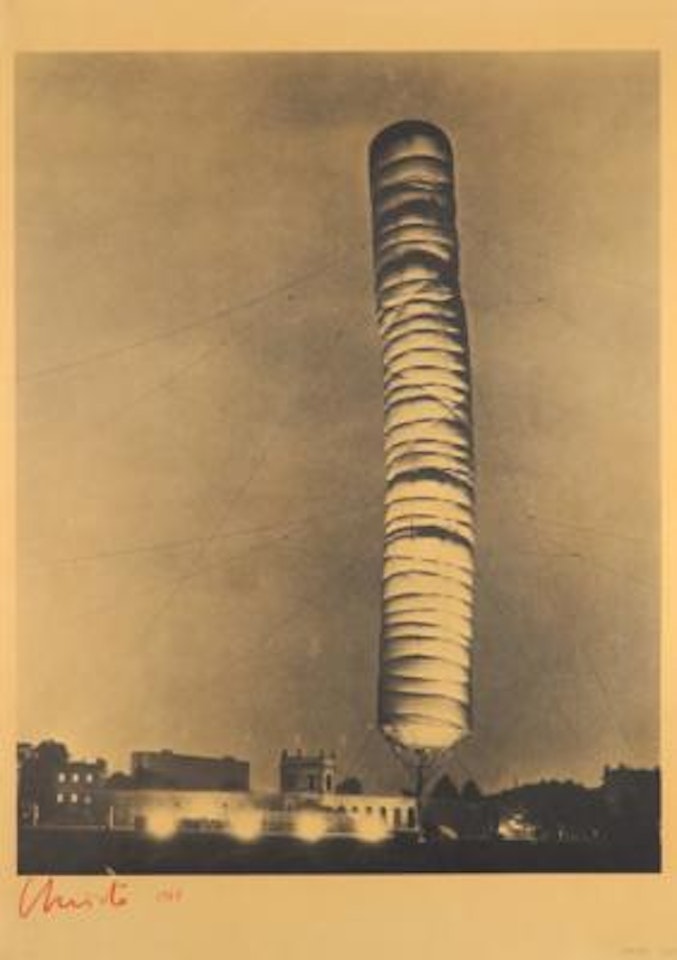 5600 Kubikmeter-Paket, Kassel by Christo